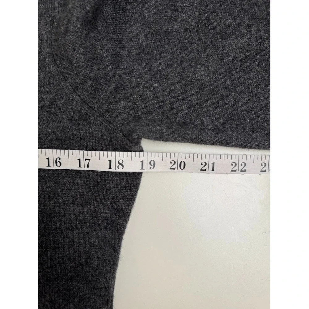 Cashmere Charter Club Luxury Gray Cashmere Crewneck Sweater Petite M‎ Old Money